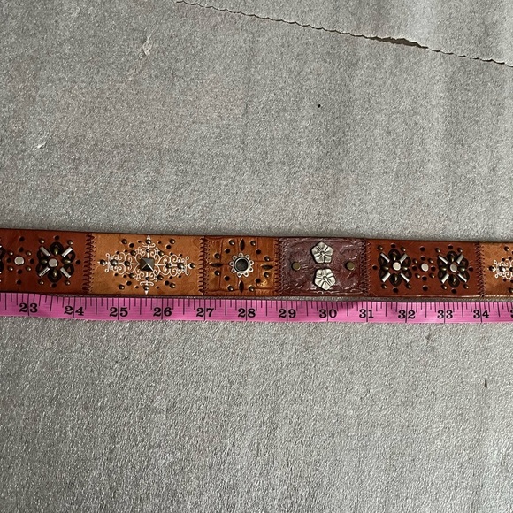 [L/Length:45”]VTG Fossil Brown Leather Belt with Floral Prints Silver Studs - Picture 7 of 9